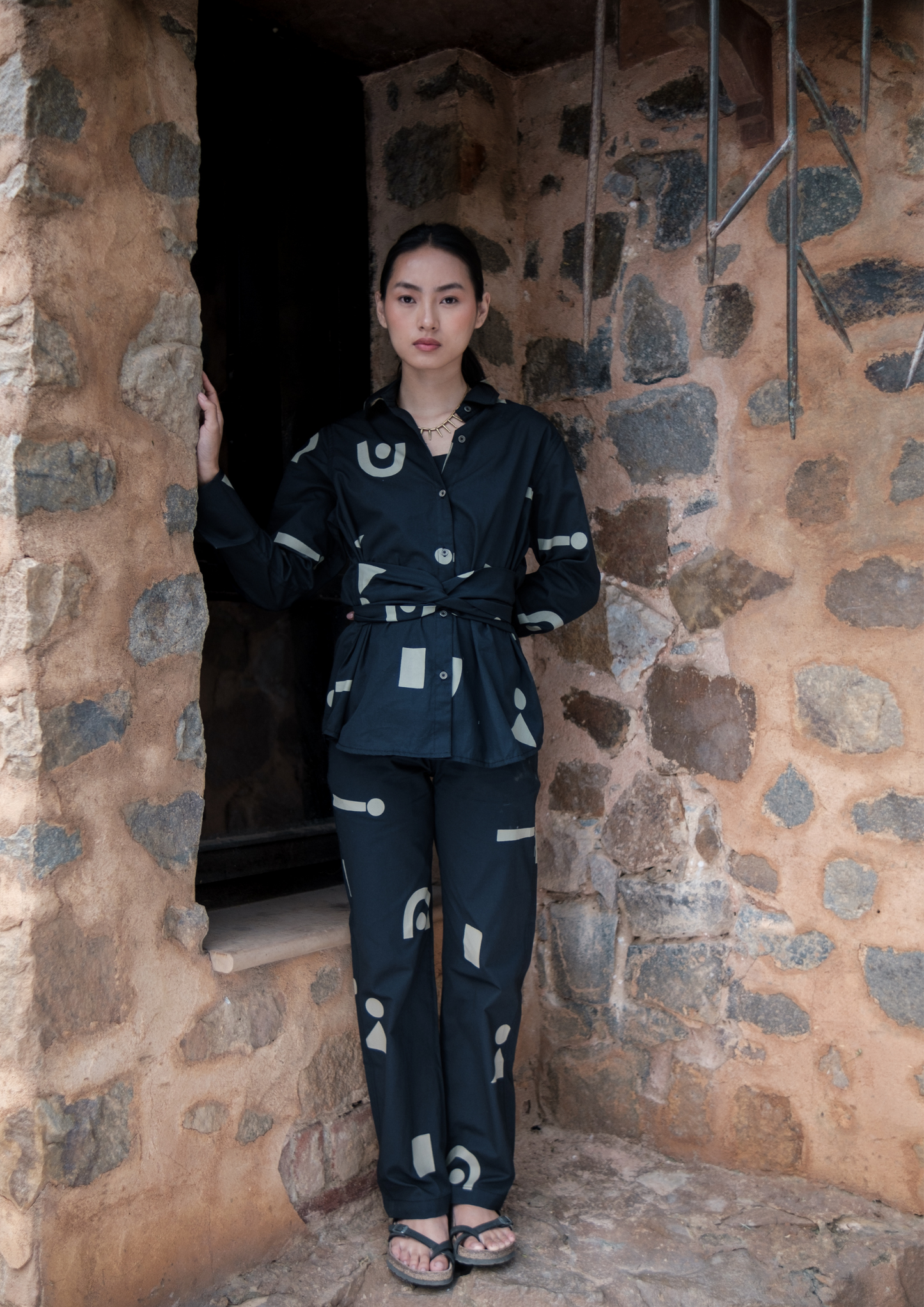 Nara Front knot Shirt - Triangular Print