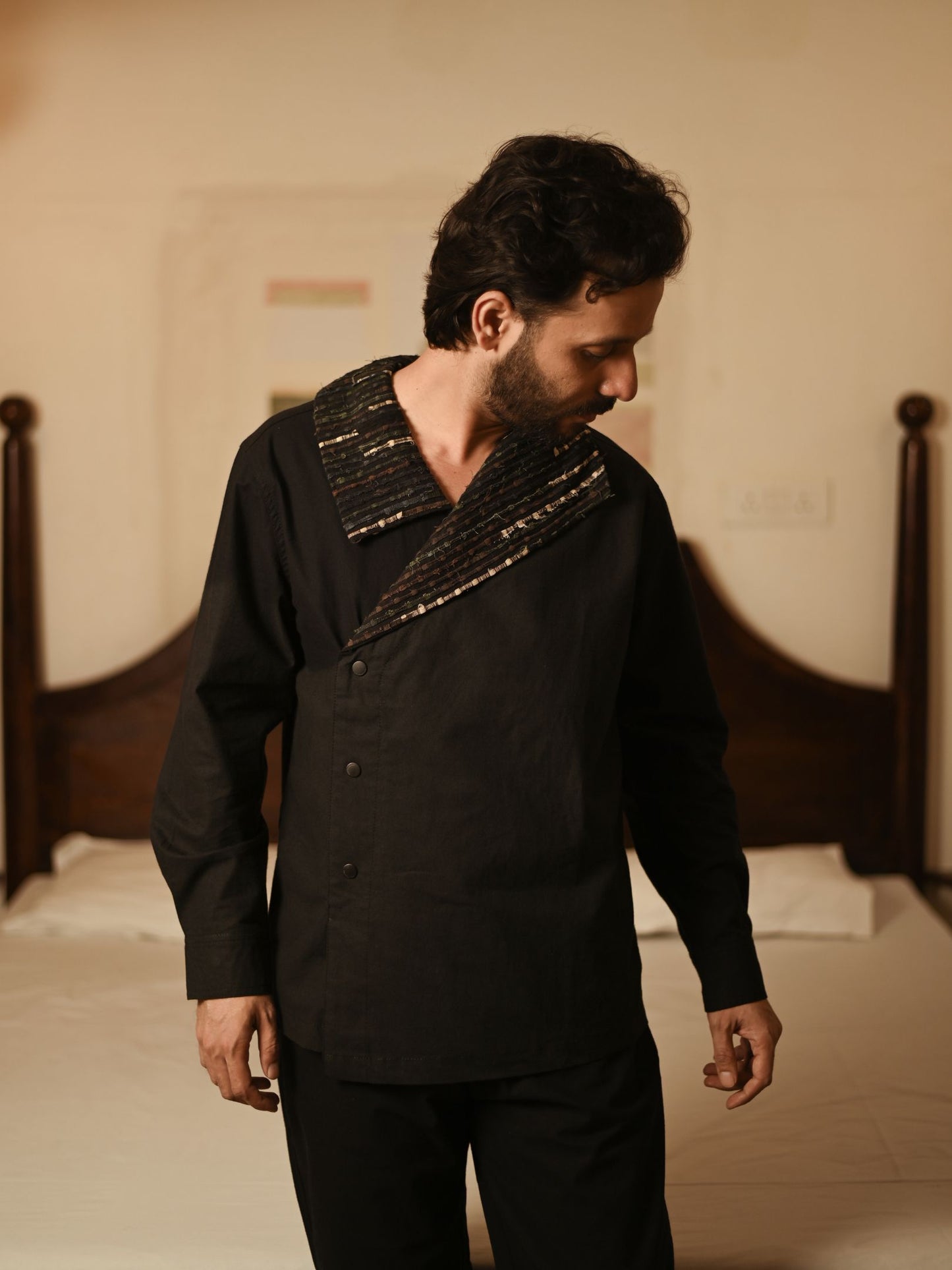 Upcycled Handwoven Arrow collar shirt - Black