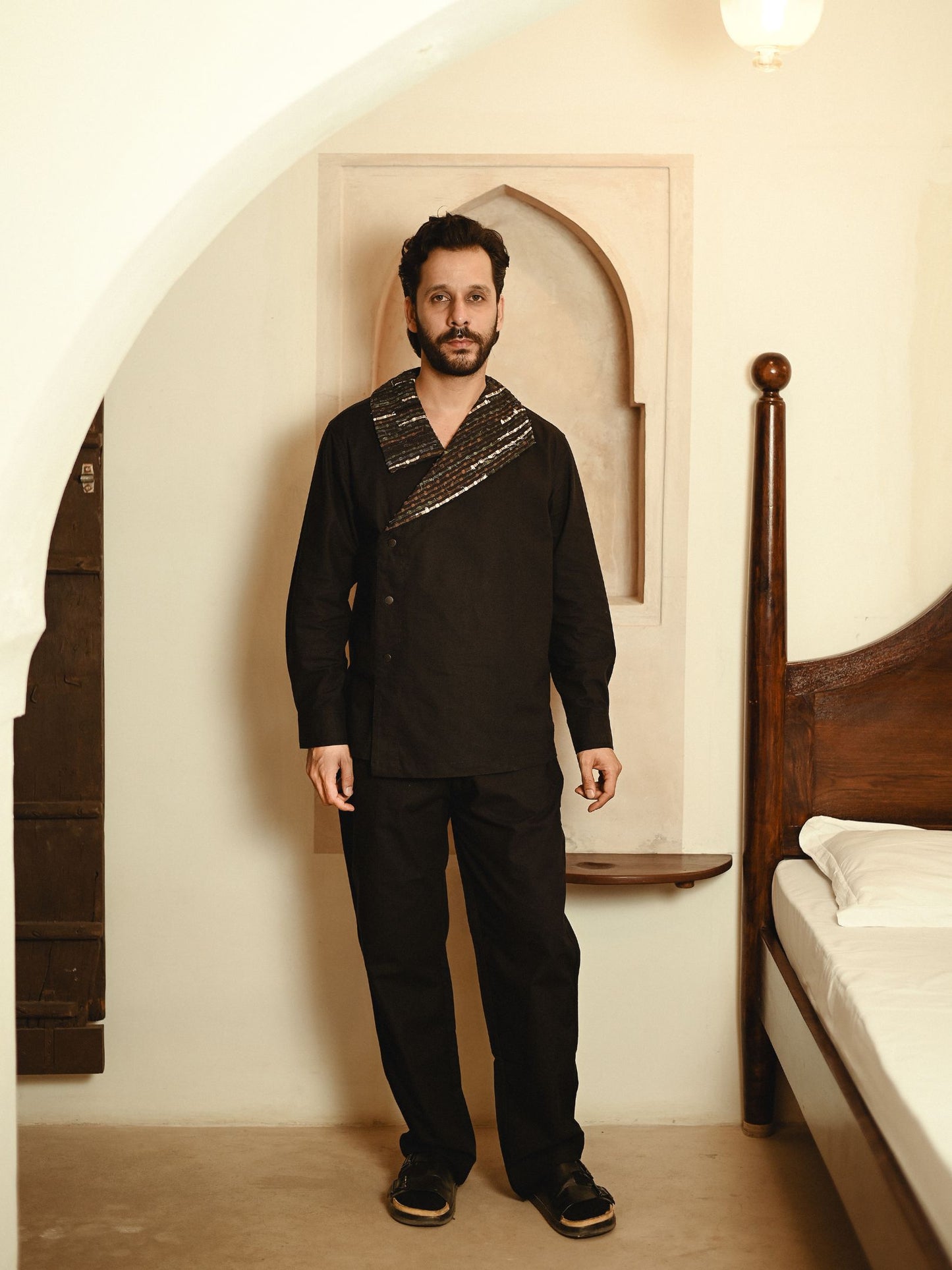 Upcycled Handwoven Arrow collar shirt - Black