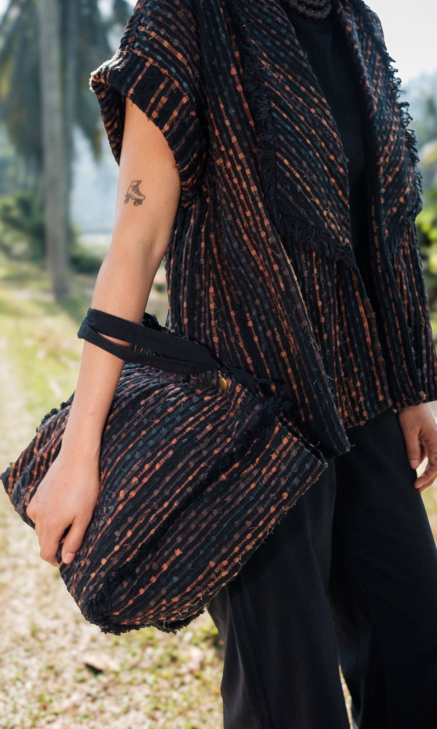 Handwoven Berlin Shawl Collar Top - Black Copper