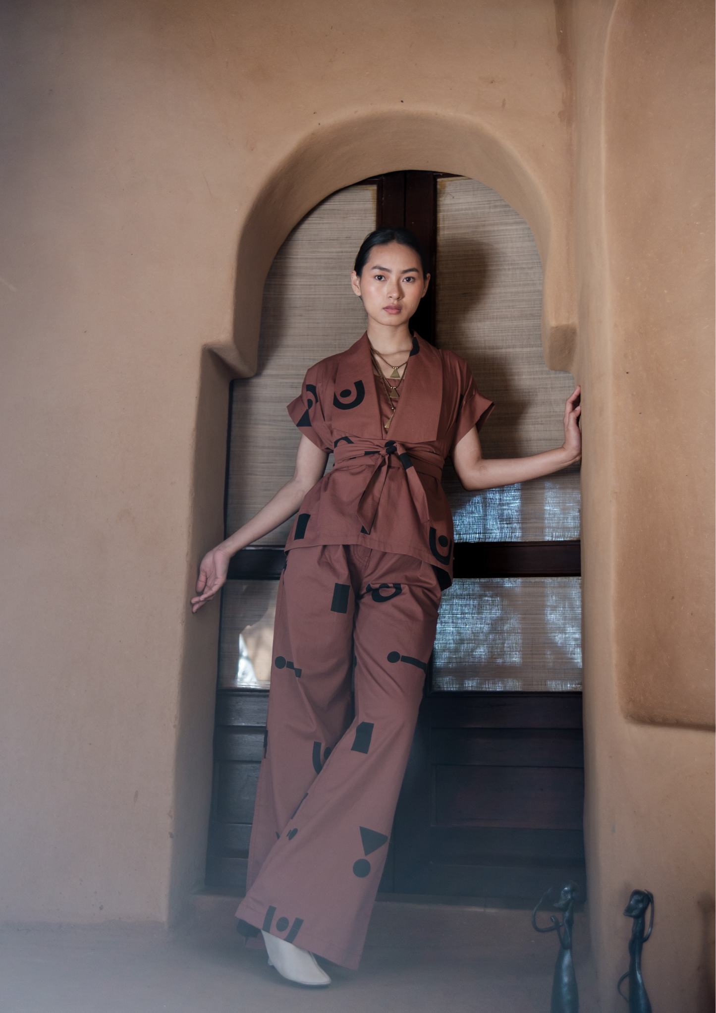 Berlin Shawl collar Top - Triangular Print