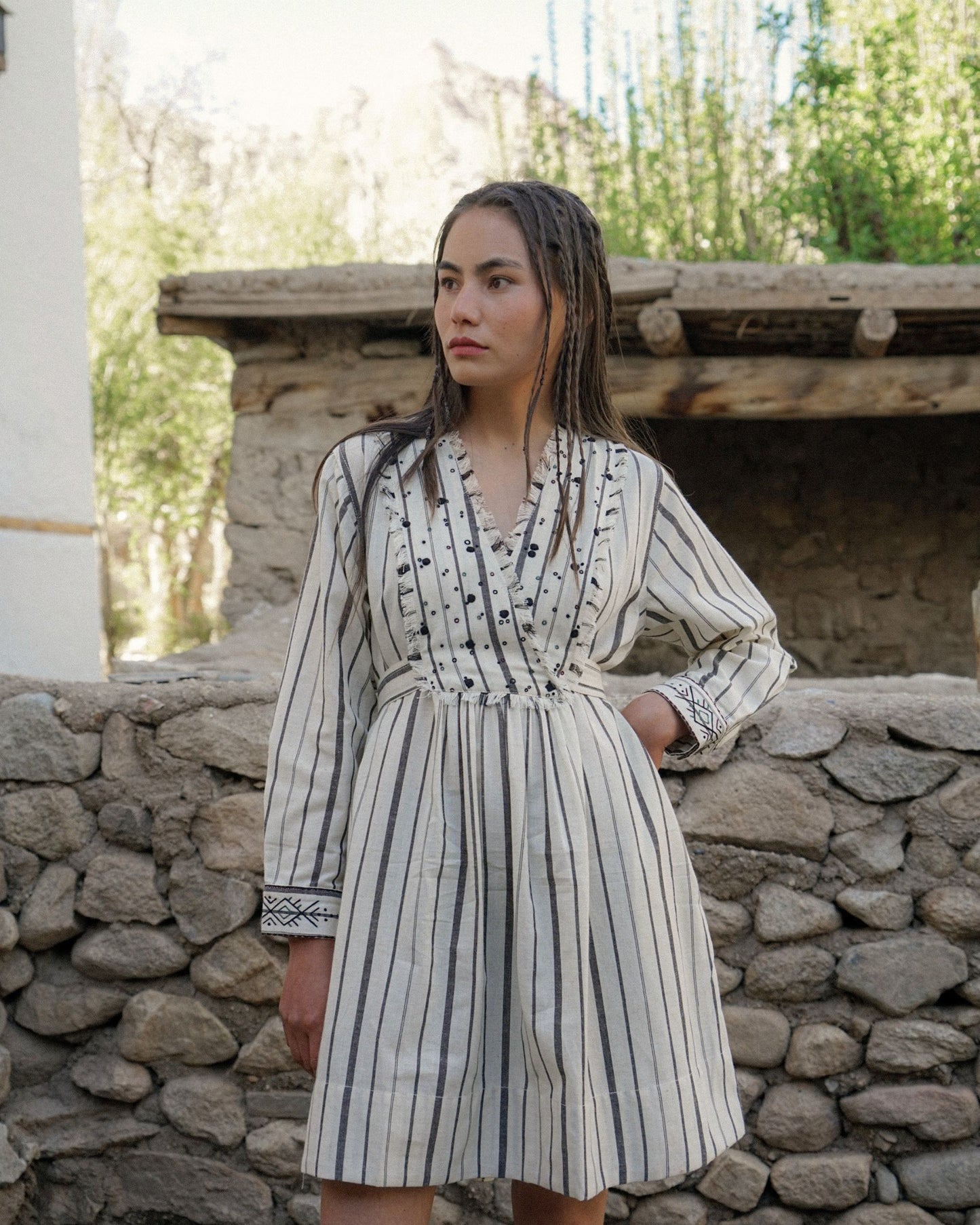 Hawai Embroidered Dress – Stripe