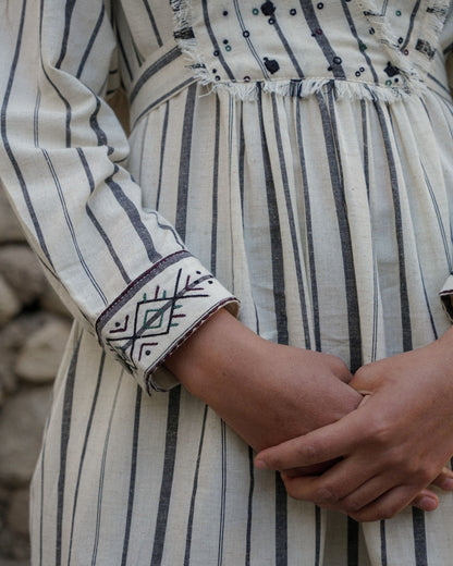 Hawai Embroidered Dress – Stripe